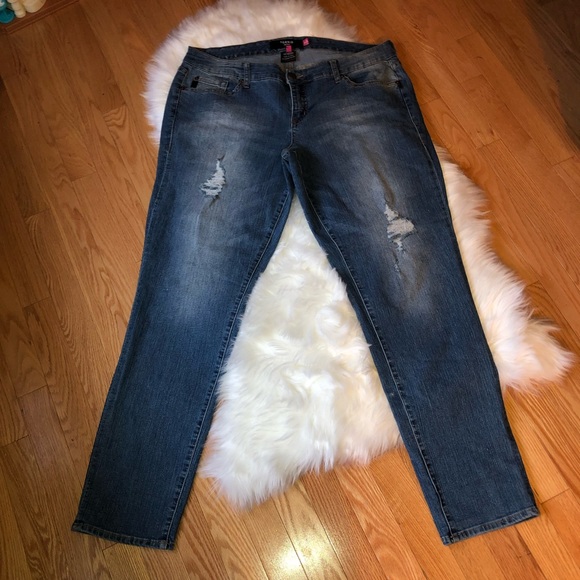 Torrid Distressed Skinny Jeans Women’s Size 16 - Picture 6 of 8